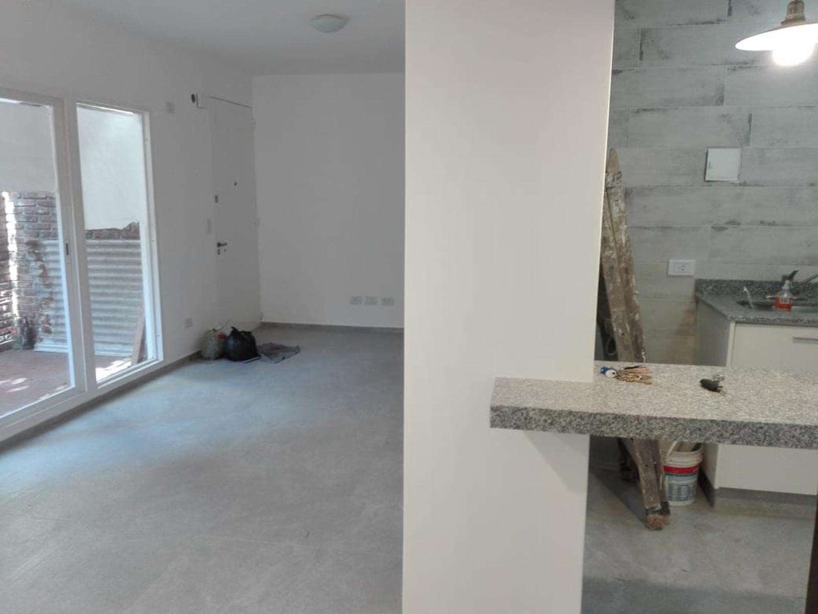 Excelente propieda de 2 amb con patio — foto 3
