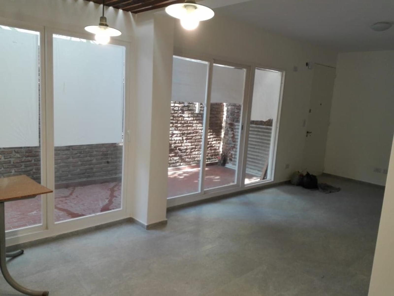 Excelente propieda de 2 amb con patio — foto 4
