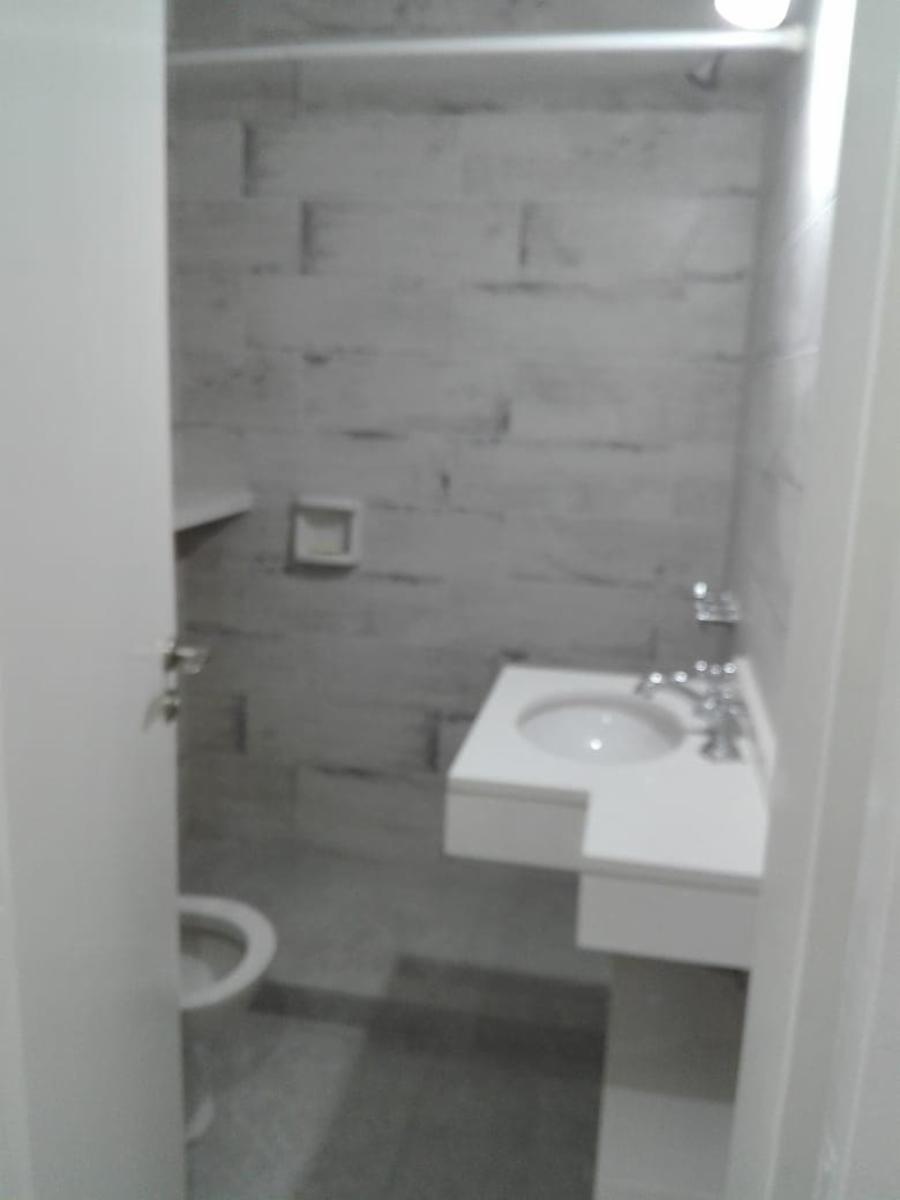 Excelente propieda de 2 amb con patio — foto 7