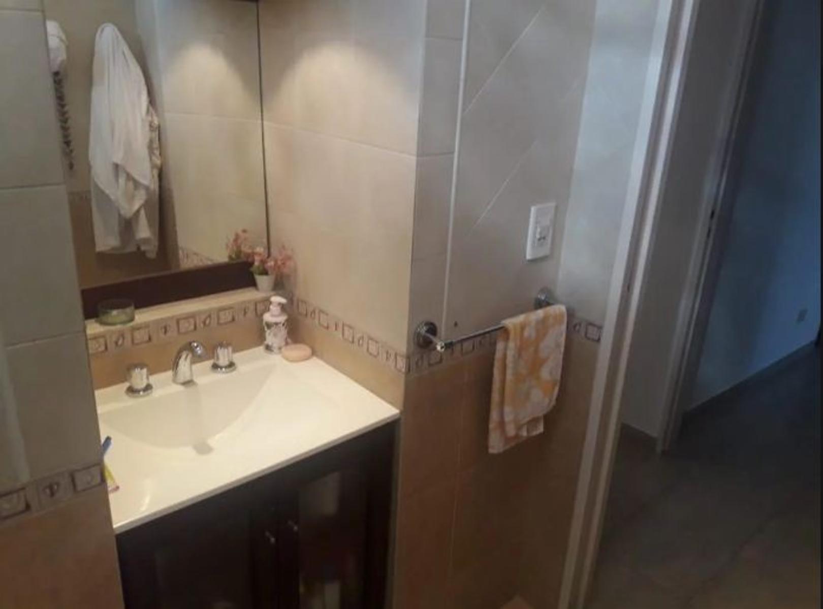 Muy linda casa de 5 amb con cochera — foto 3