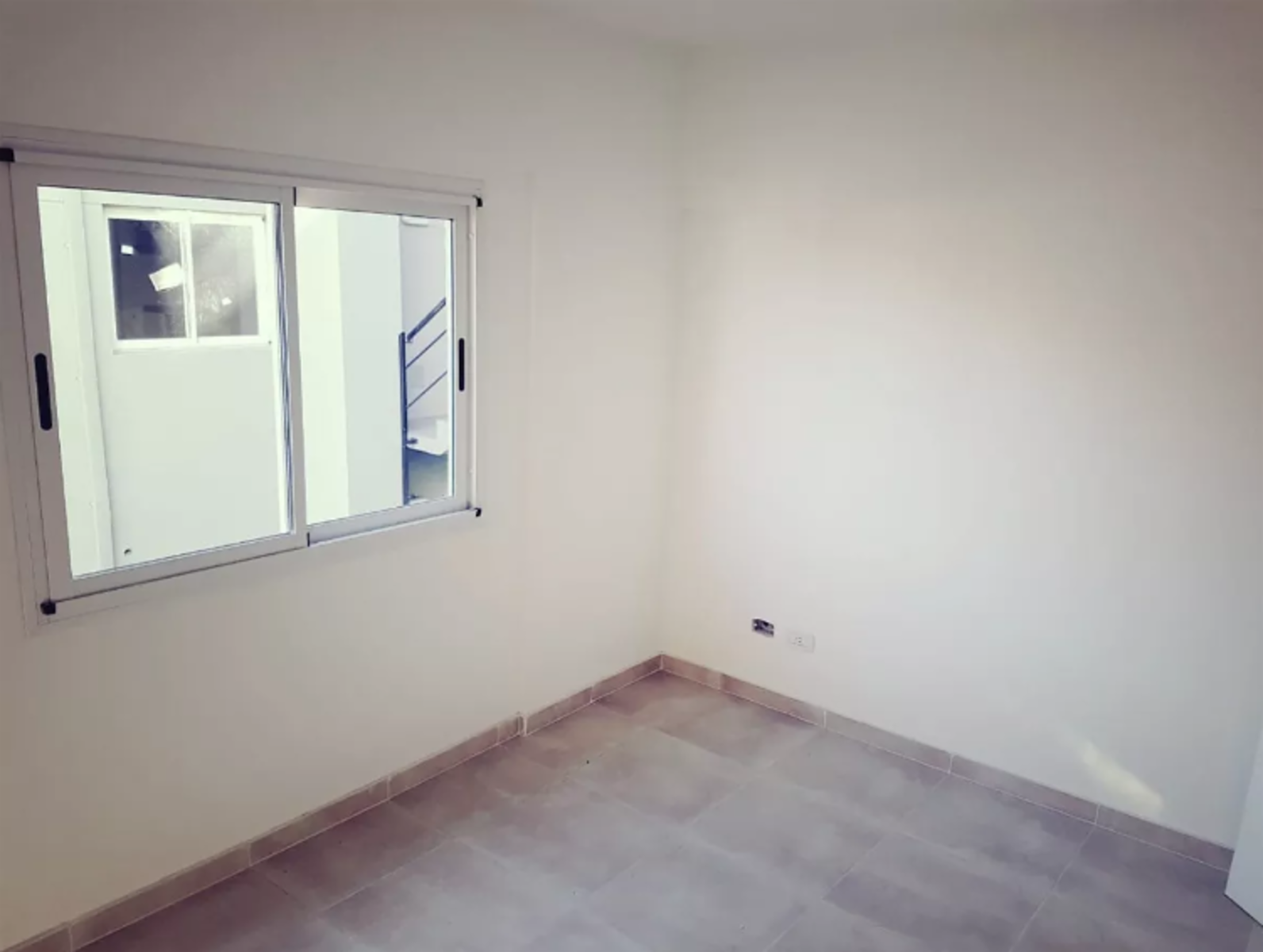 Excelente departamento de 2 amb a estrenar — foto 2