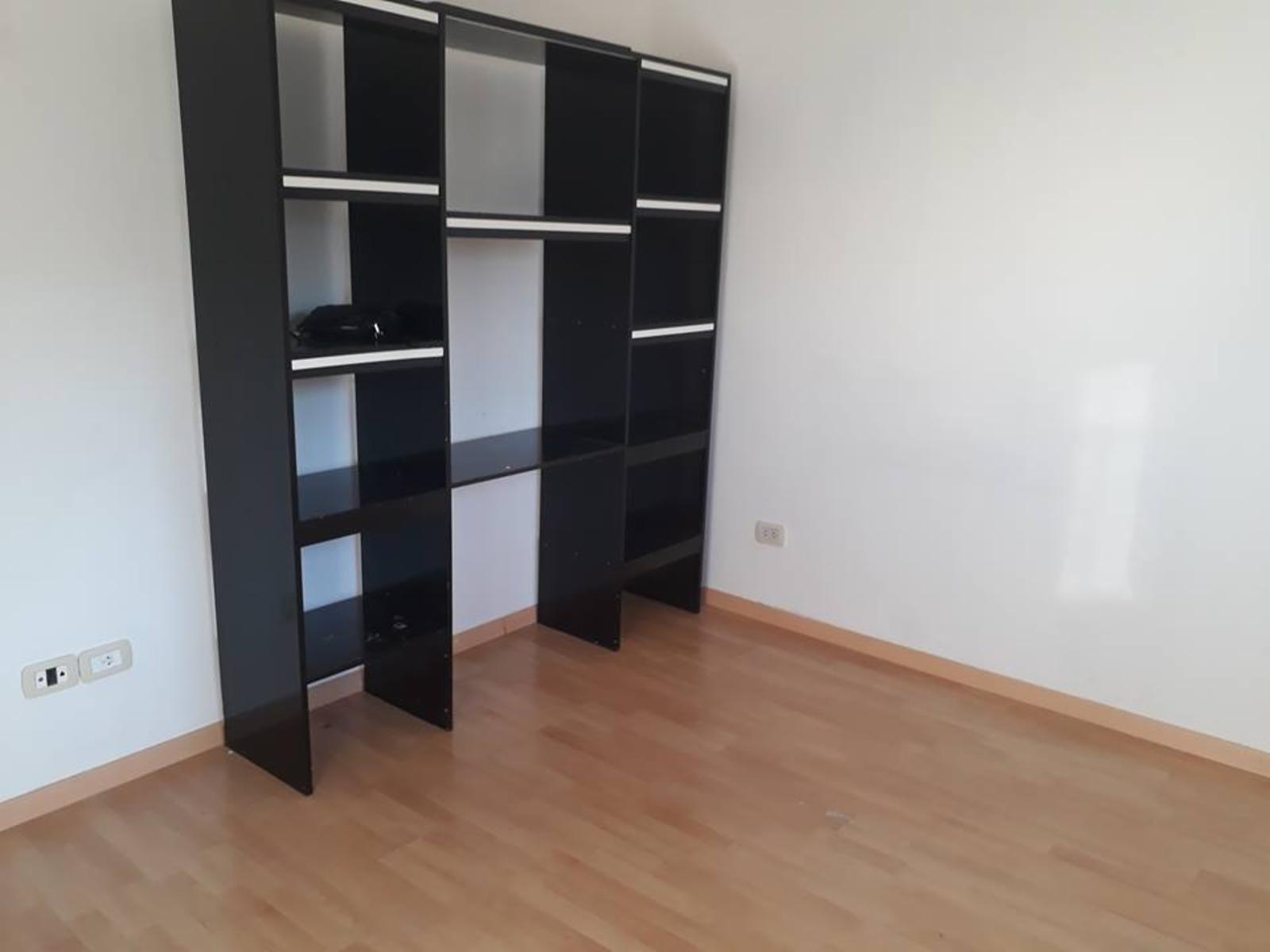 Muy lindo departamento de 2 amb con terraza propia grande — foto 2