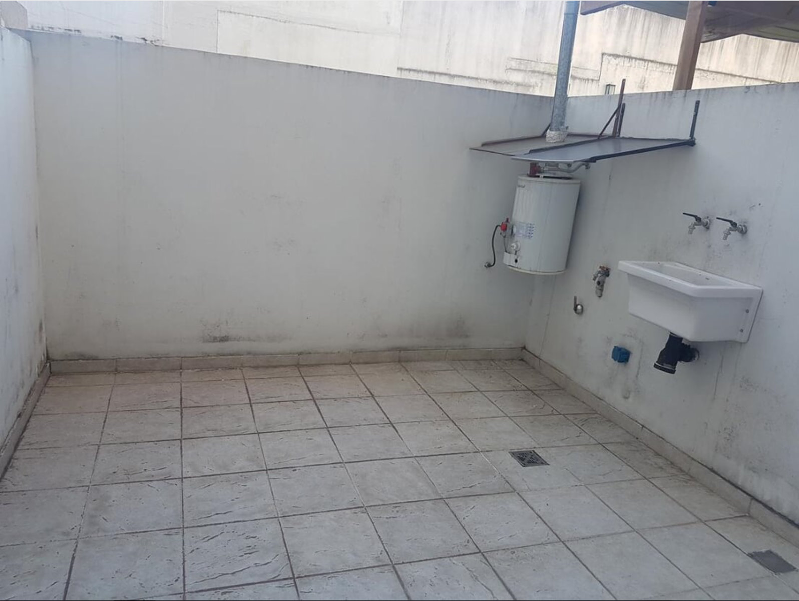 Excelente departamento de 2 amb con patio — foto 7