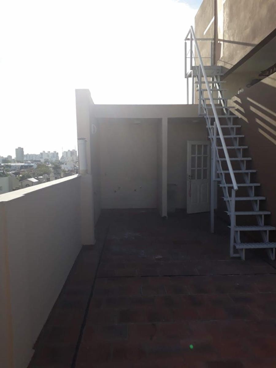 Excelente departamento de 2 amb con balcón y cochera — foto 6