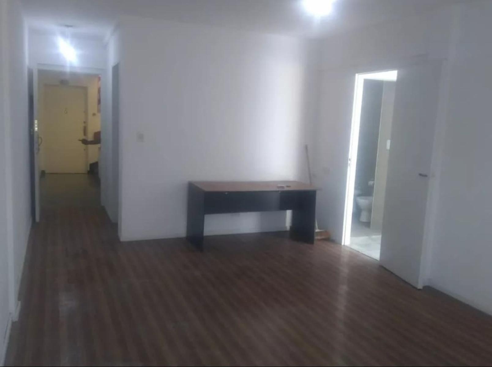 Excelente departamento de 3 amb en zona comercial. Precio rebajado