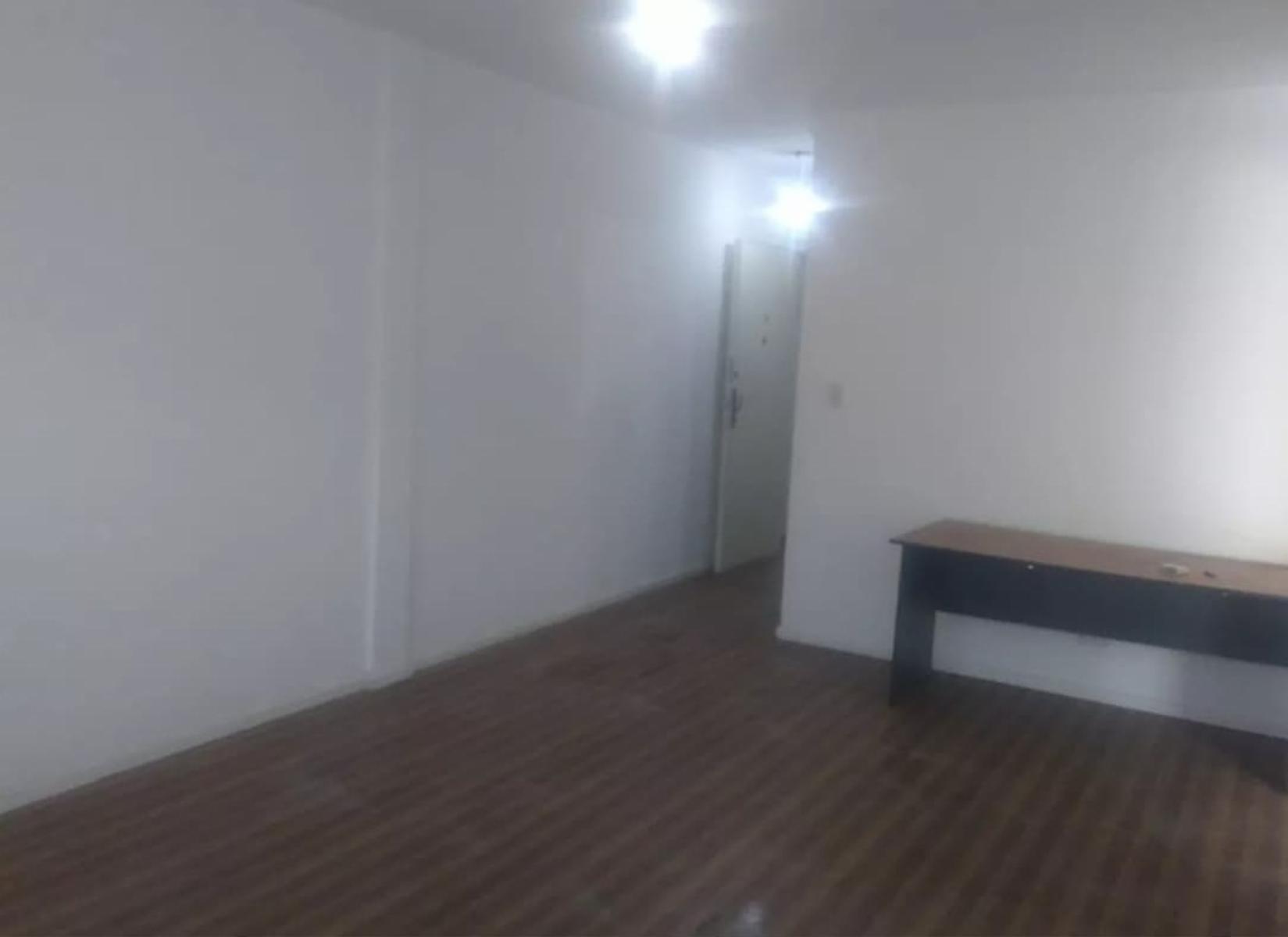 Excelente departamento de 3 amb en zona comercial. Precio rebajado — foto 3