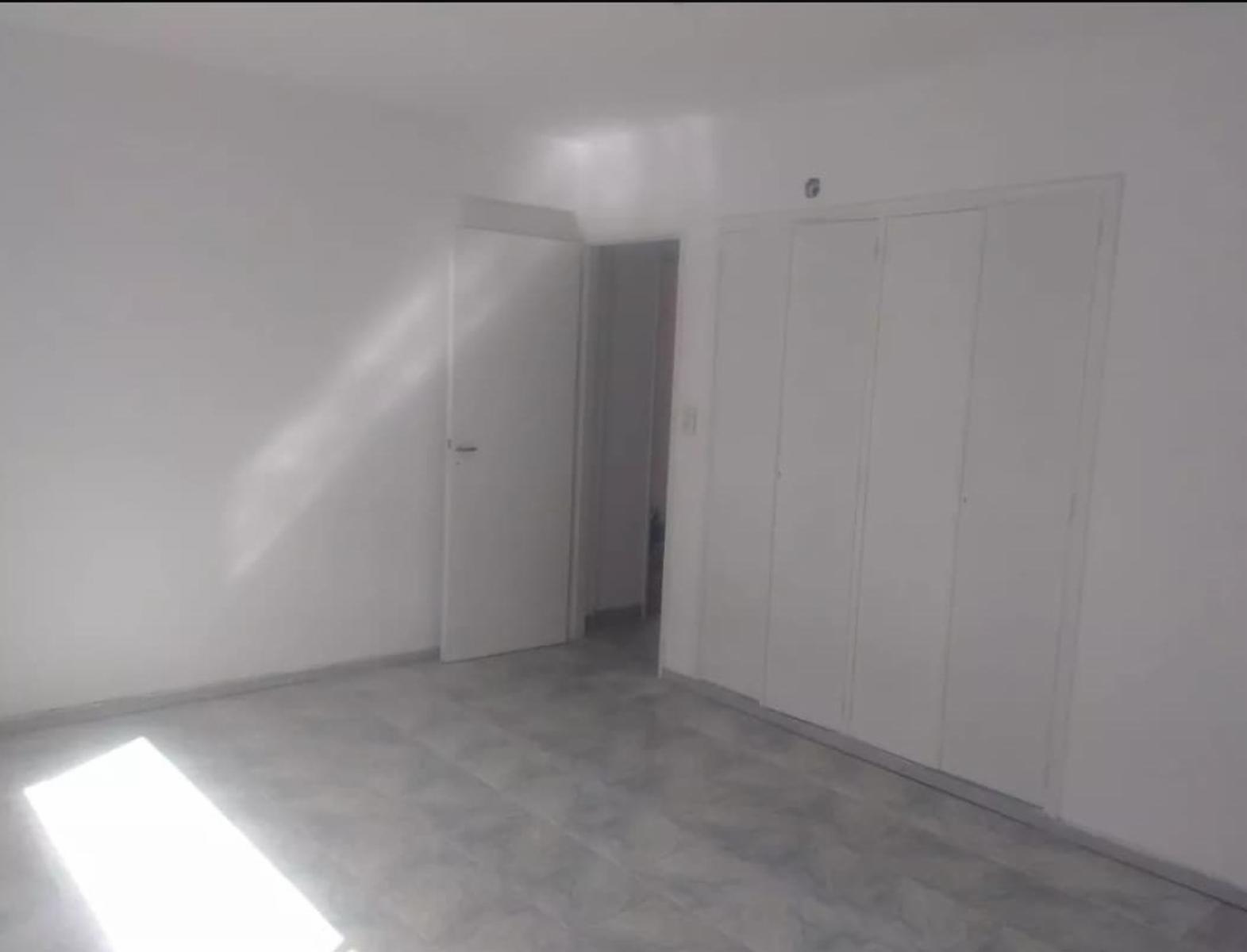 Excelente departamento de 3 amb en zona comercial. Precio rebajado — foto 9