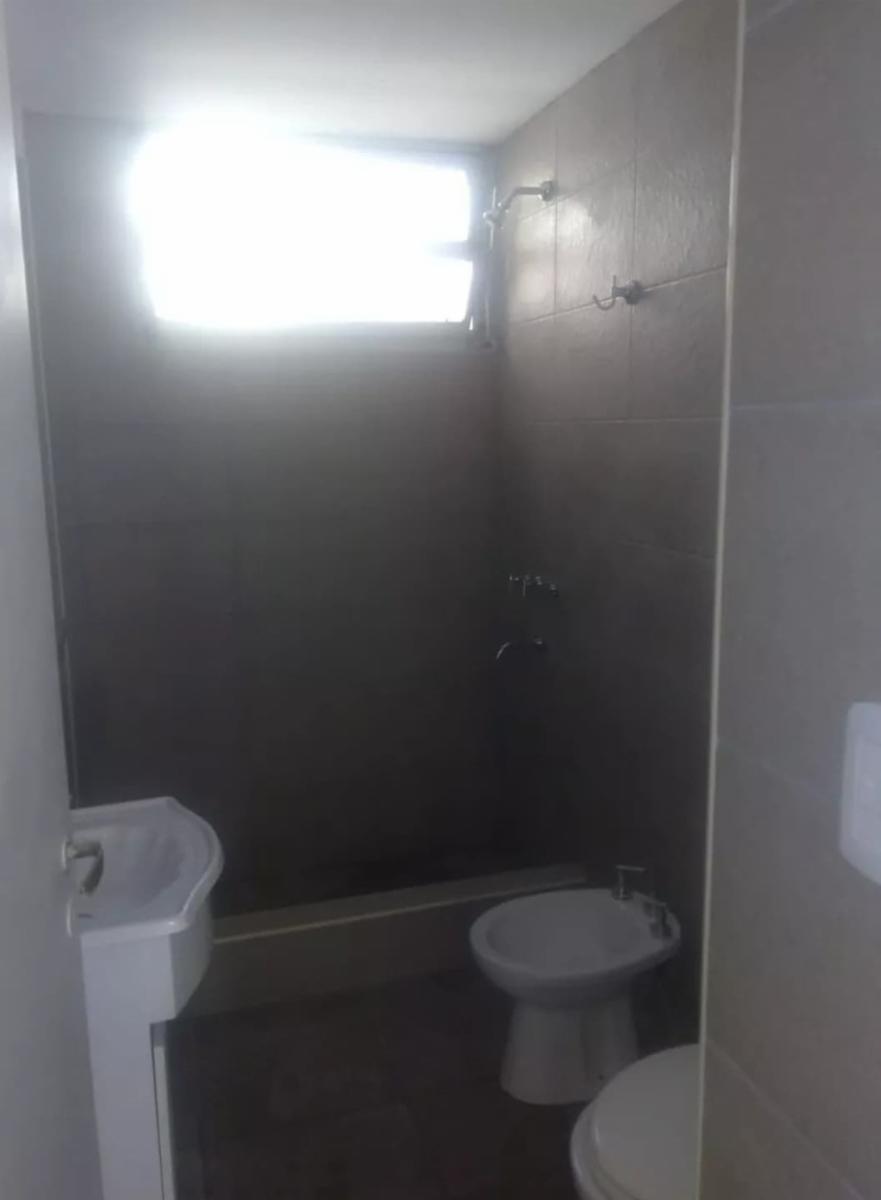 Excelente departamento de 3 amb en zona comercial. Precio rebajado — foto 11