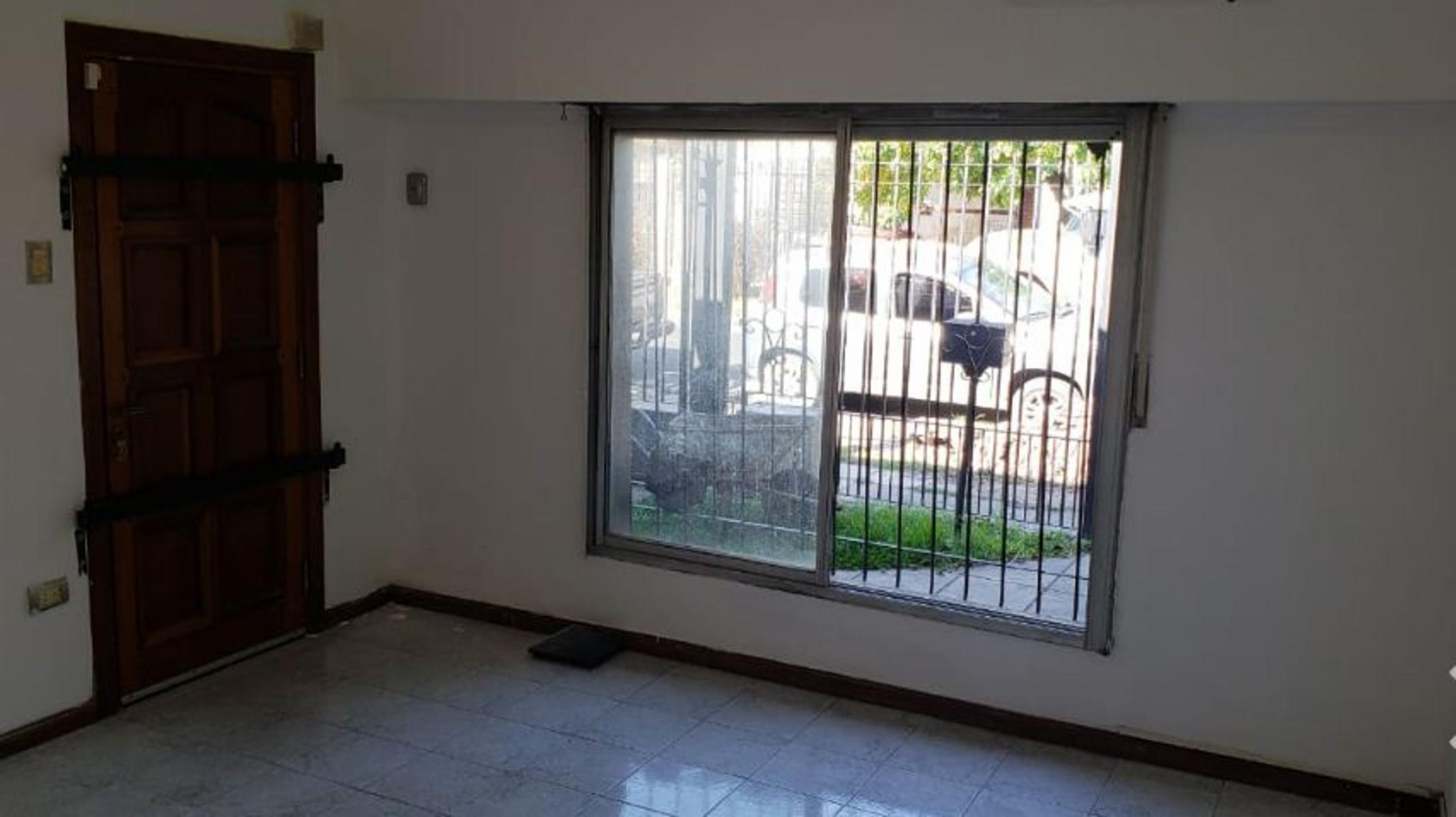 Excelente casa de 5 ambientes — foto 2