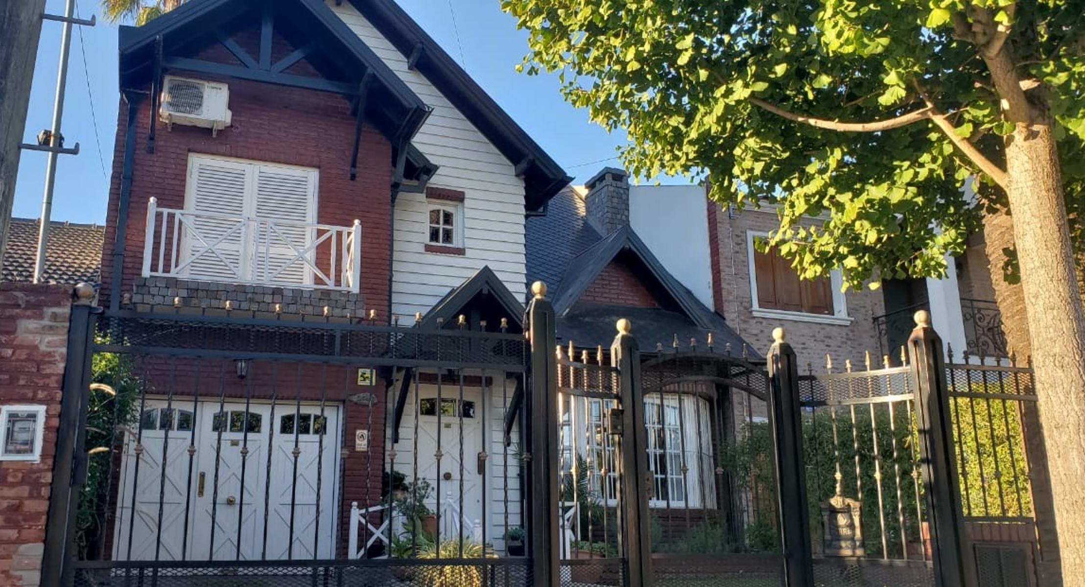 Casa de 5 amb con cochera
