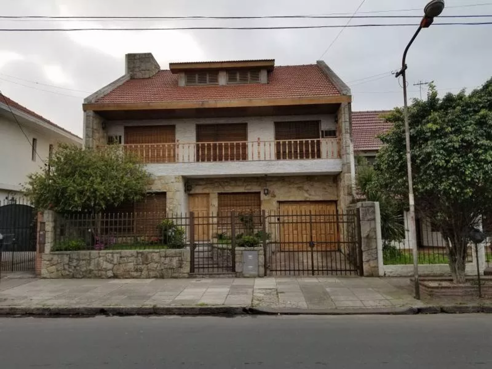 Casa de 4 ambientes con pileta