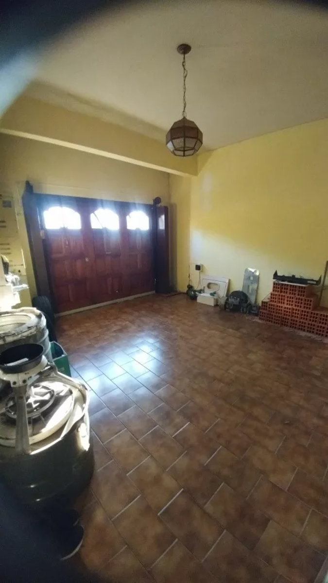 Venta casa de 7 ambientes en dos plantas — foto 3