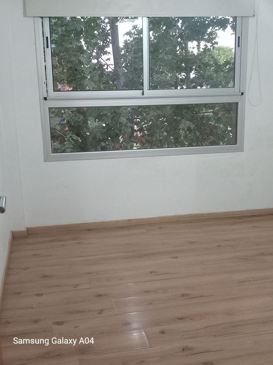 Amplio Dpto de dos ambientes, al frente con balcón (piso deck).Edificiocon SUM y piscina. - 7