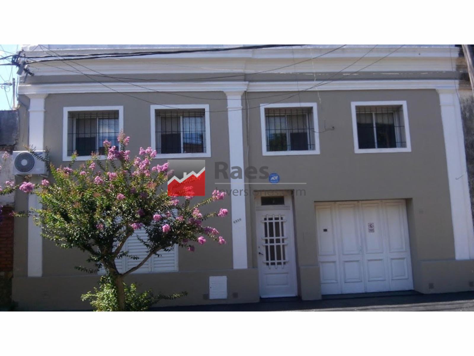 VENTA. CASA 4 DORMITORIOS CON COCHERA Y PATIO. BARRIO BELGRANO