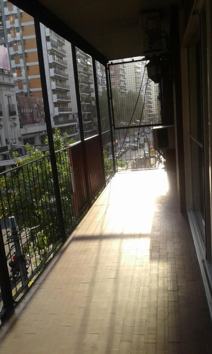 VENTA DE AMPLIO DEPARTAMENTO DE 4 AMBIENTES AL FRENTE MAS DEPENDENCIA DE SERVICIO C/ BALCON Y PATIO ZONA RECOLETA — foto 14