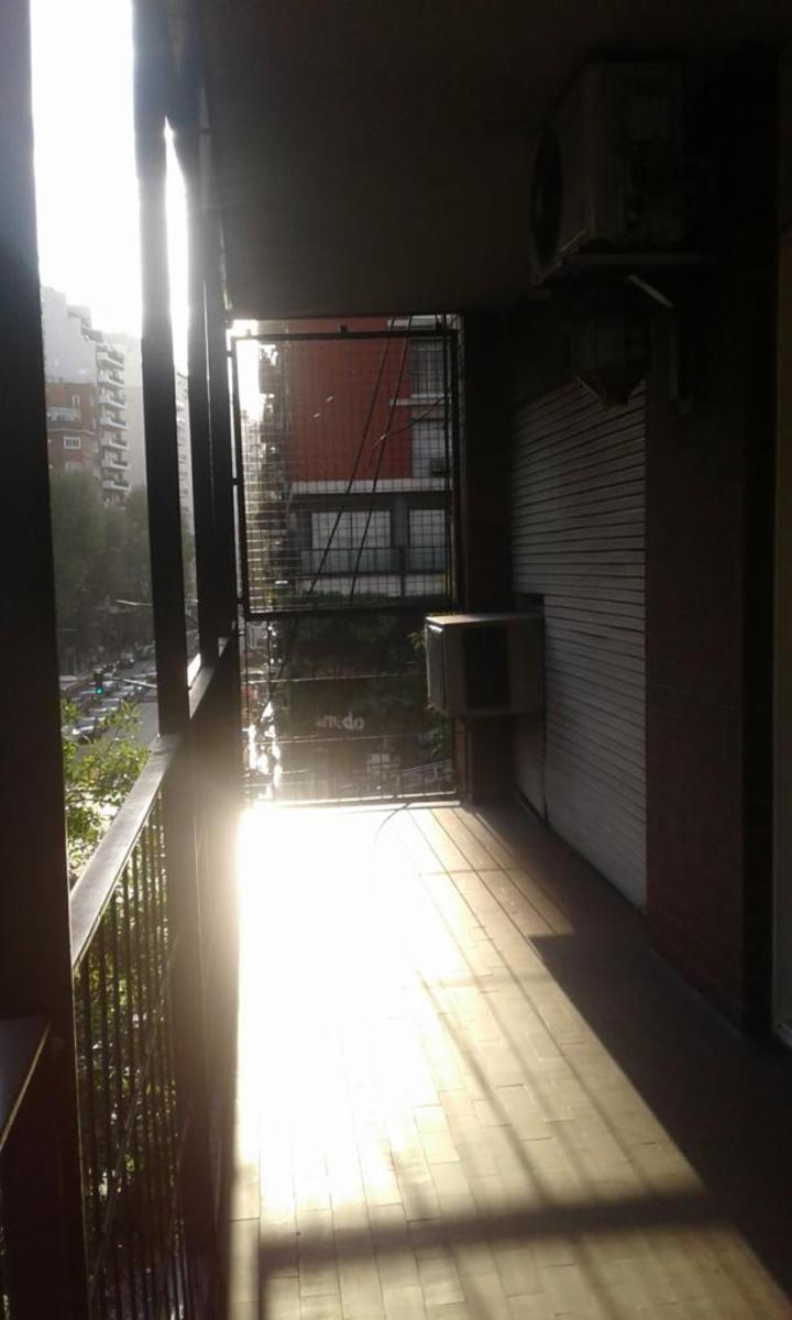VENTA DE AMPLIO DEPARTAMENTO DE 4 AMBIENTES AL FRENTE MAS DEPENDENCIA DE SERVICIO C/ BALCON Y PATIO ZONA RECOLETA — foto 15