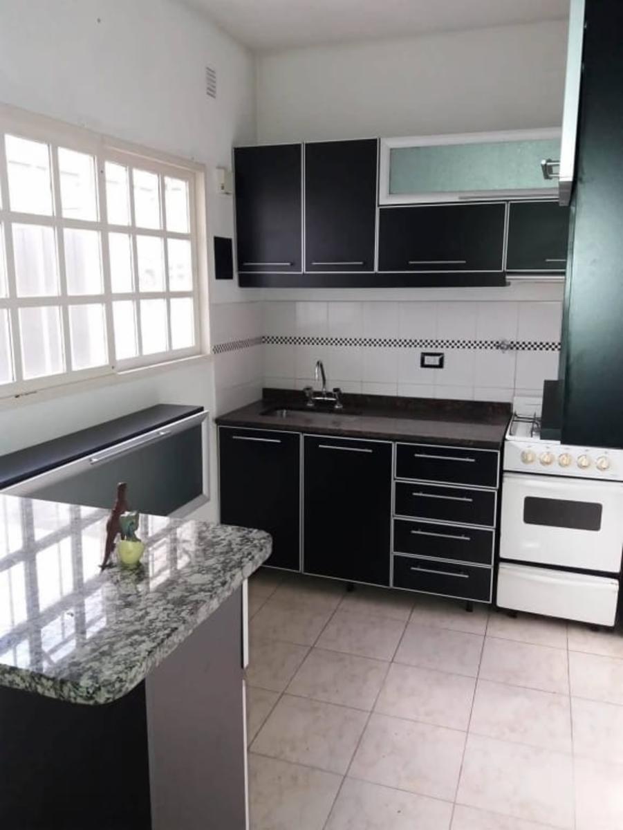 PH DE 2 AMBIENTES POR PASILLO TIPO DUPLEX EXCELENTE ESTADO ZONA MATADEROS — foto 2