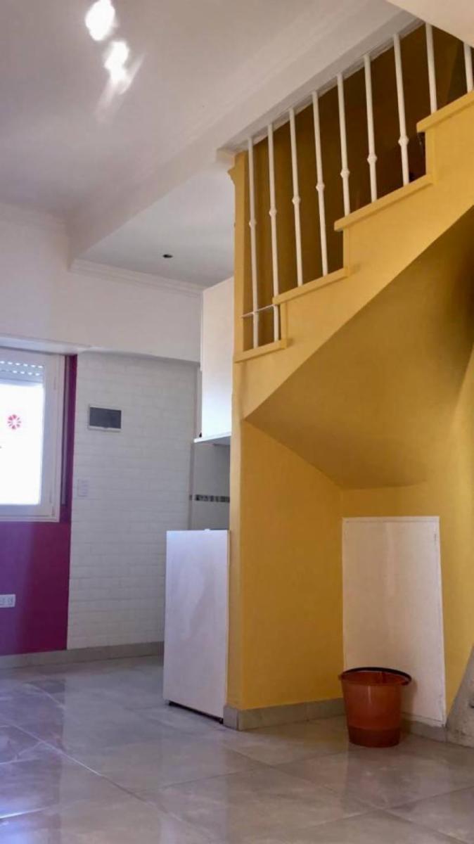 OPORTUNIDAD DEPARTAMENTO DE 2 AMBIENTES TIPO DUPLEX RECICLADO A NUEVO — foto 2