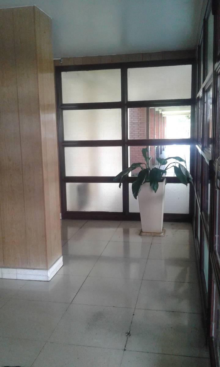 VENTA DEDEPARTAMENTO DE 4 AMBIENTES EN EDIFICIO DE 11 PISOS 4 DEPARTAMENTOS POR PISO ZONA COLEGIALES - 6