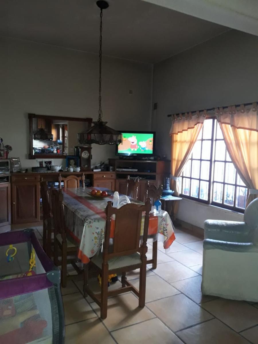 VENTA DE CASA EN DOS PLANTAS C/GARAGE PARA DOS AUTOS FONDO PARQUIZADO MAS DEPENDENCIA. LOTE PROPIO DE 8.66X47 M2 DIGNA DE VER ZONA VILLA LURO — foto 2