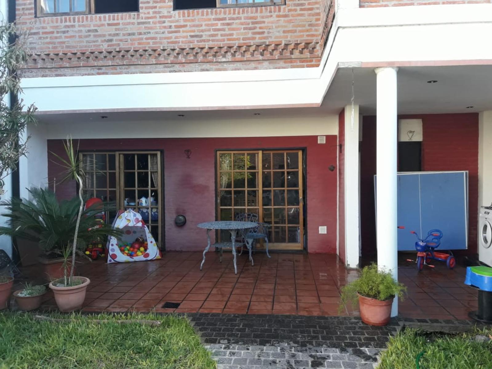 VENTA DE CASA EN DOS PLANTAS C/GARAGE PARA DOS AUTOS FONDO PARQUIZADO MAS DEPENDENCIA. LOTE PROPIO DE 8.66X47 M2 DIGNA DE VER ZONA VILLA LURO — foto 7