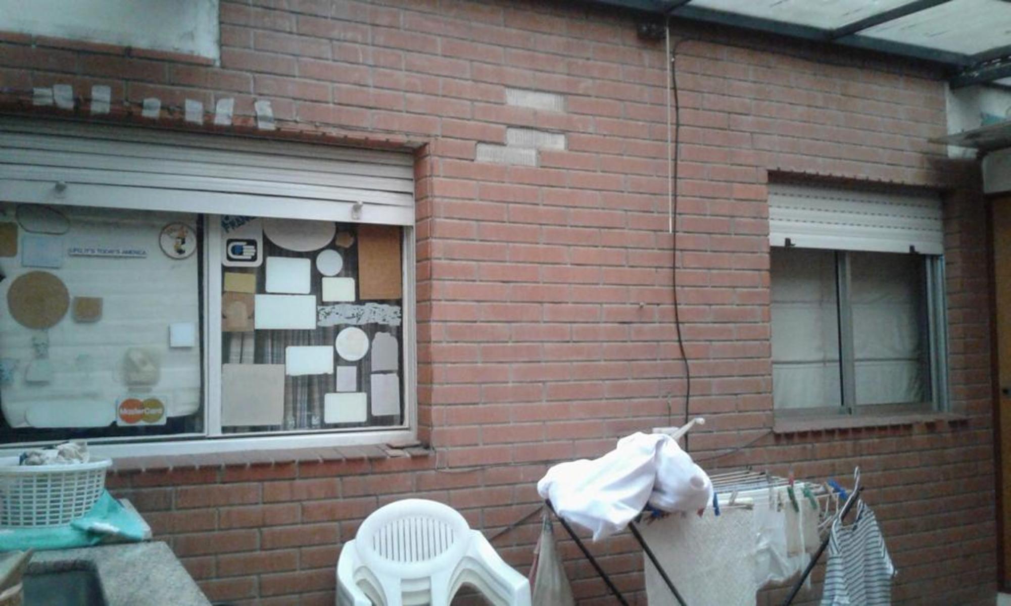 VENTA DE AMPLIO DEPARTAMENTO DE 4 AMBIENTES AL FRENTE MAS DEPENDENCIA DE SERVICIO, BALCÓN Y PATIO CUBIERTO — foto 13
