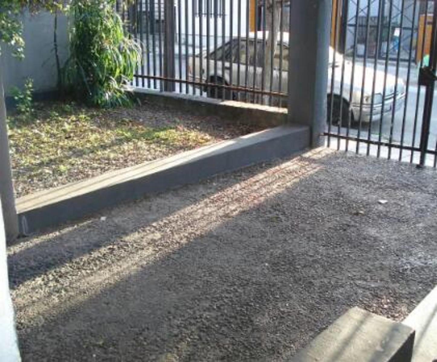 CASA DE 4 AMBIENTES, PATIO, GARAGE ZONA MATADEROS — foto 2