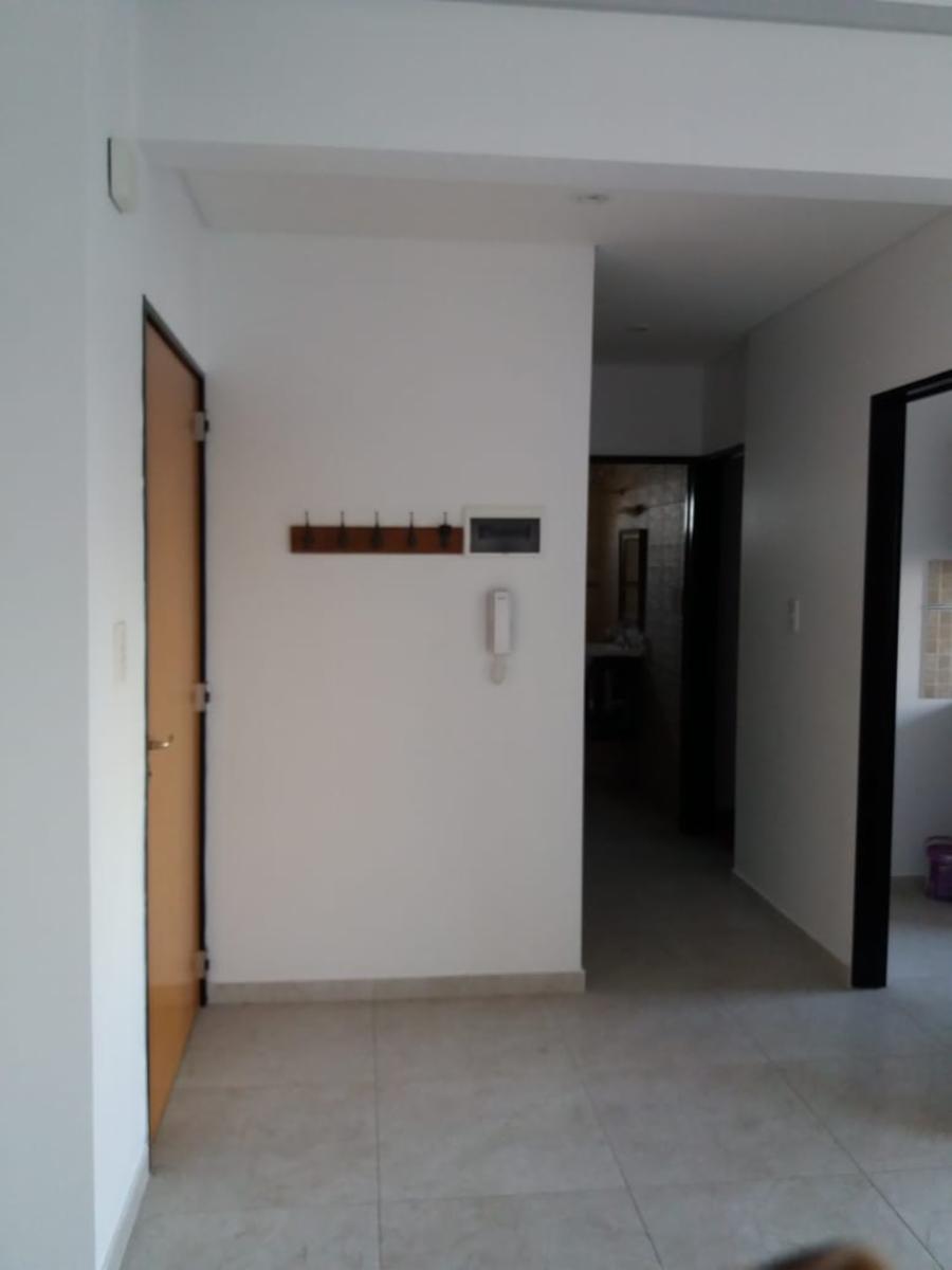 DEOCARE PROPIEDADES VENDE HERMOSO SEMIPISO DE 2 AMBIENTES AL FRENTE CON COCHERA ZONA LINIERS — foto 3