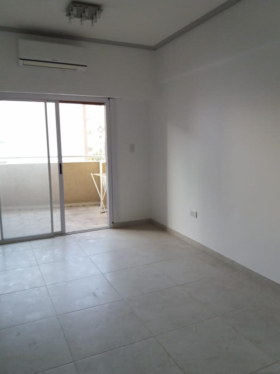 DEOCARE PROPIEDADES VENDE HERMOSO SEMIPISO DE 2 AMBIENTES AL FRENTE CON COCHERA ZONA LINIERS — foto 4
