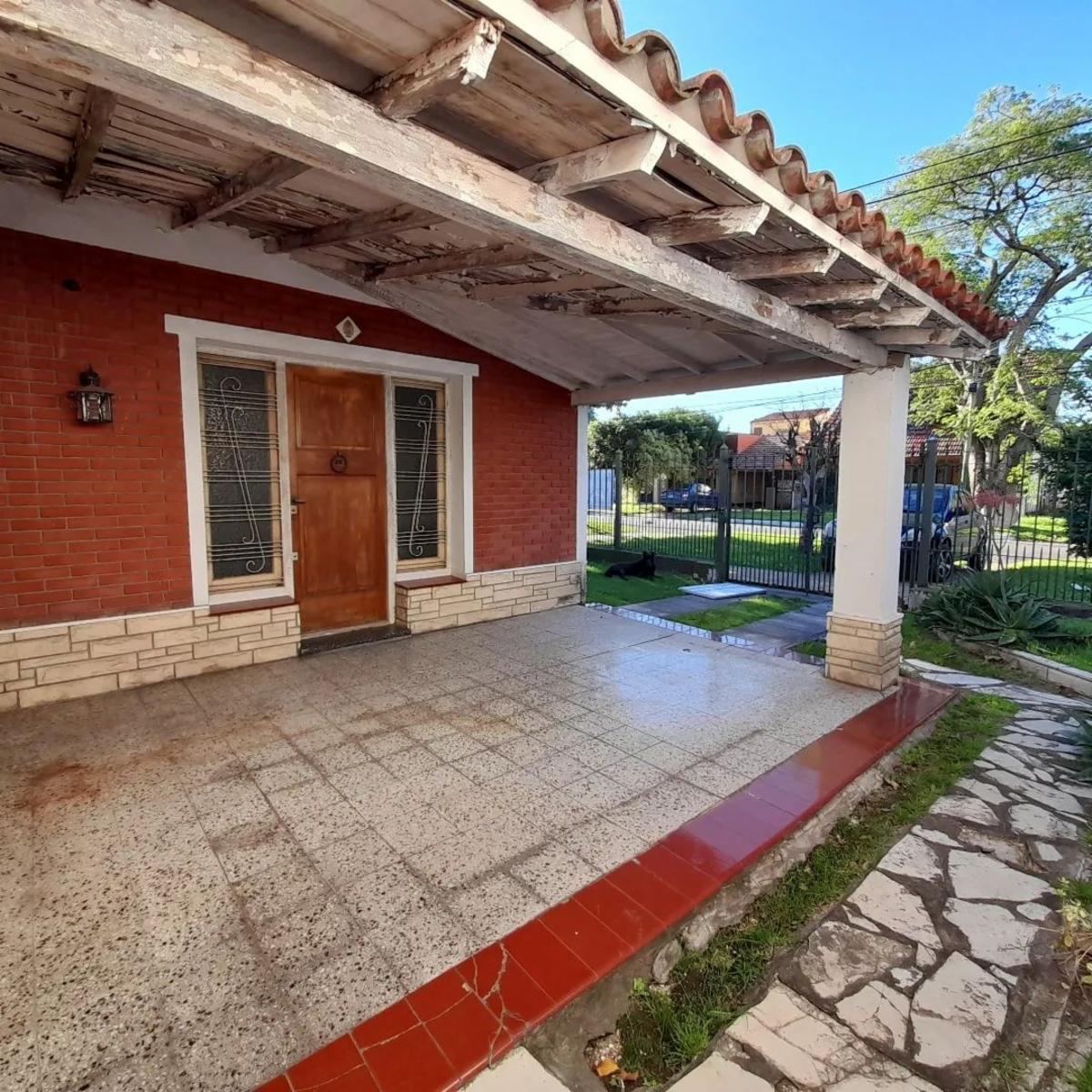 VENTA-CHALET 3 AMBIENTES CON DEPARTAMENTO