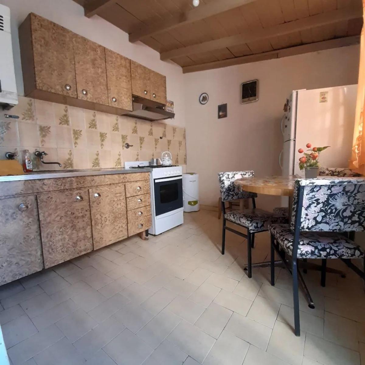 VENTA-CHALET 3 AMBIENTES CON DEPARTAMENTO — foto 3