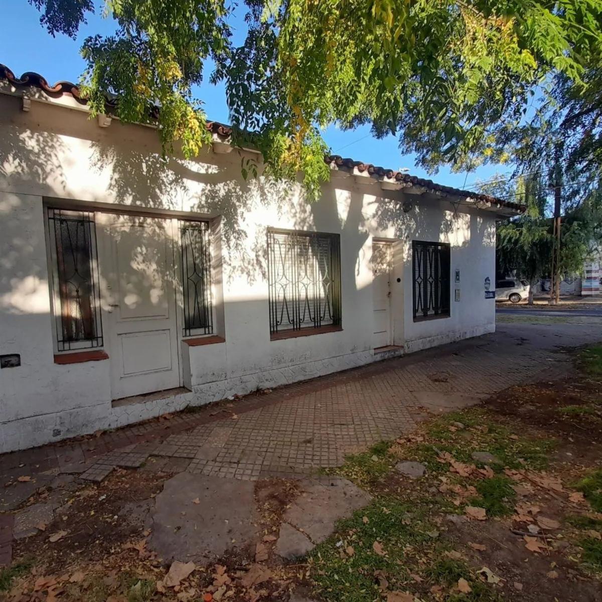 VENTA-CASA EN ESQUINA