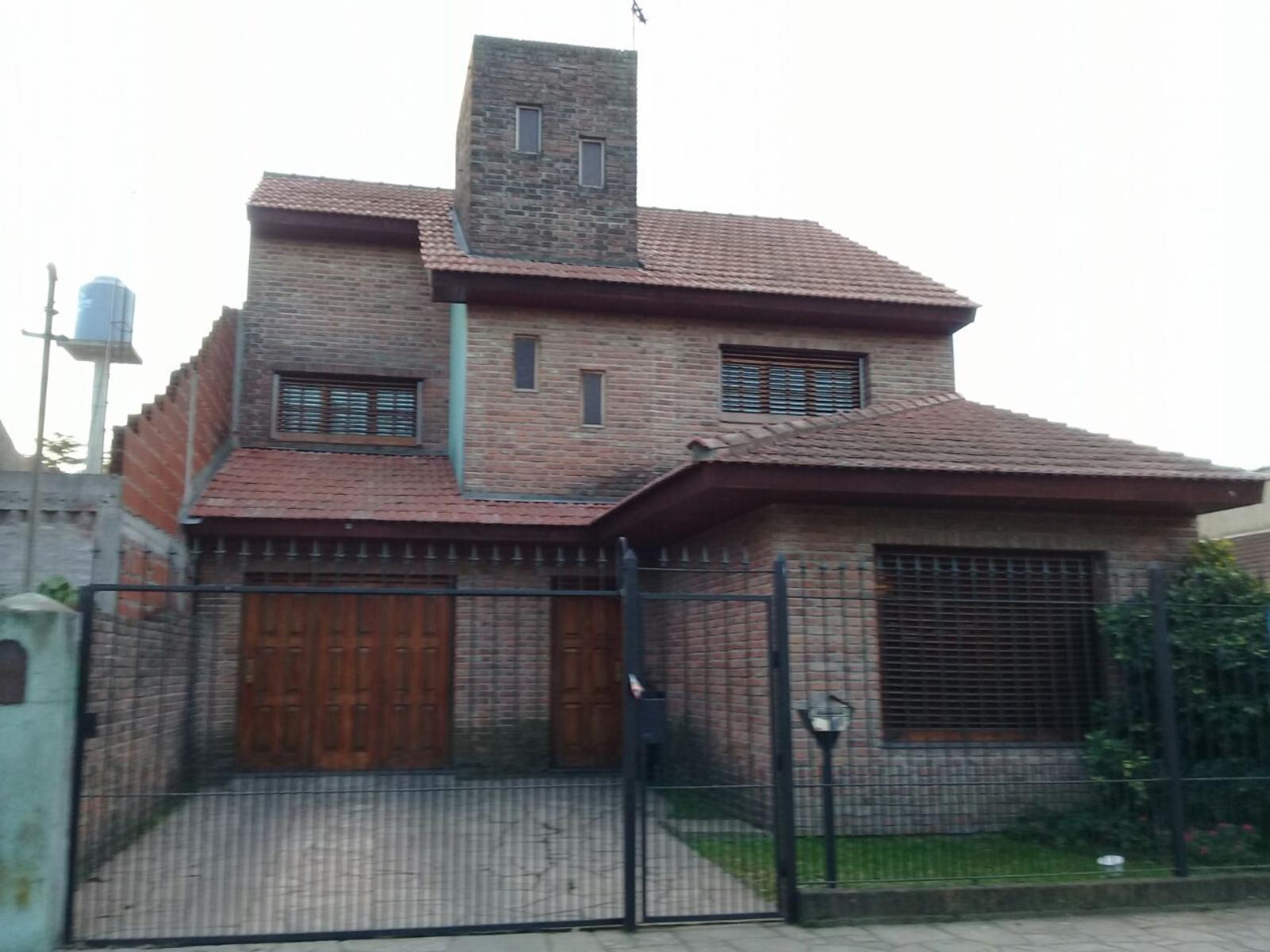 VENTA-CHALET 5 AMBIENTES APTO CREDITO
