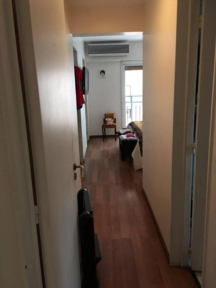 VENDO GRAN PISO DE EXCELENTE CATEGORIA EN BELGRANO 5 AMBIENTES MENDOZA AL 2000 — foto 2