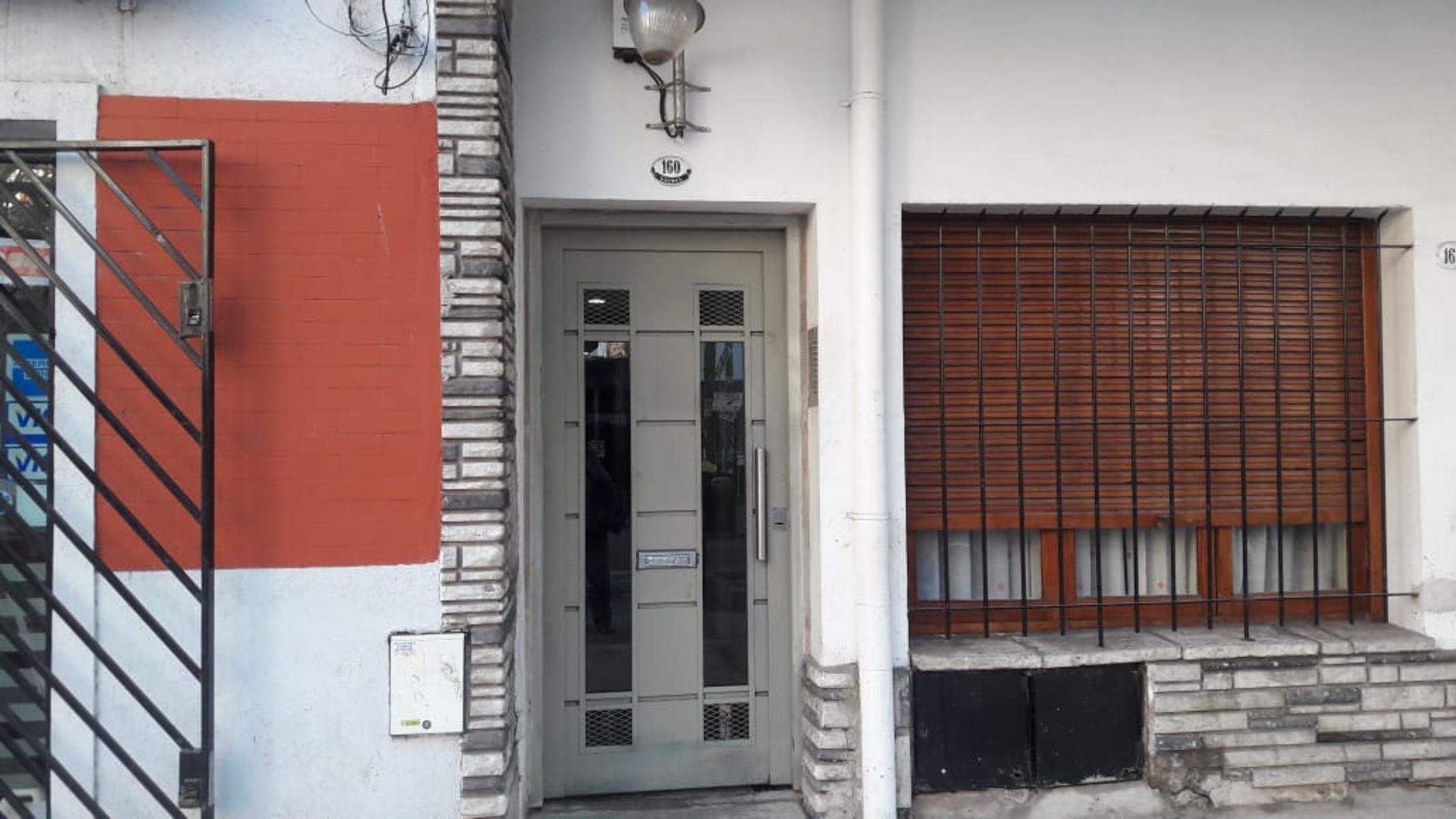 VENDO PH 2 AMB.CON PATIO Ramos Norte. Excelente ubicación