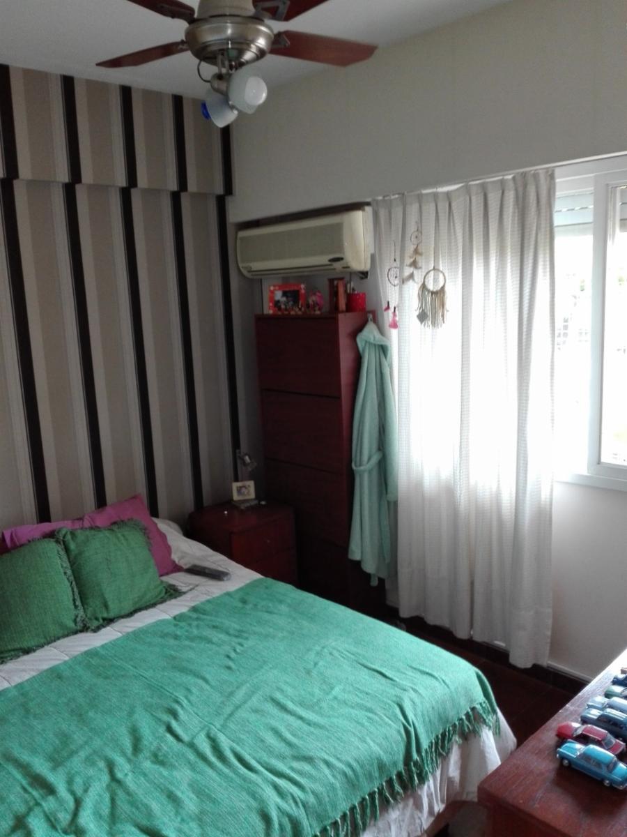 AMPLIO DPTO DE 3 AMB. AL FRENTE CON PATIO Y DOS BAÑOS — foto 9
