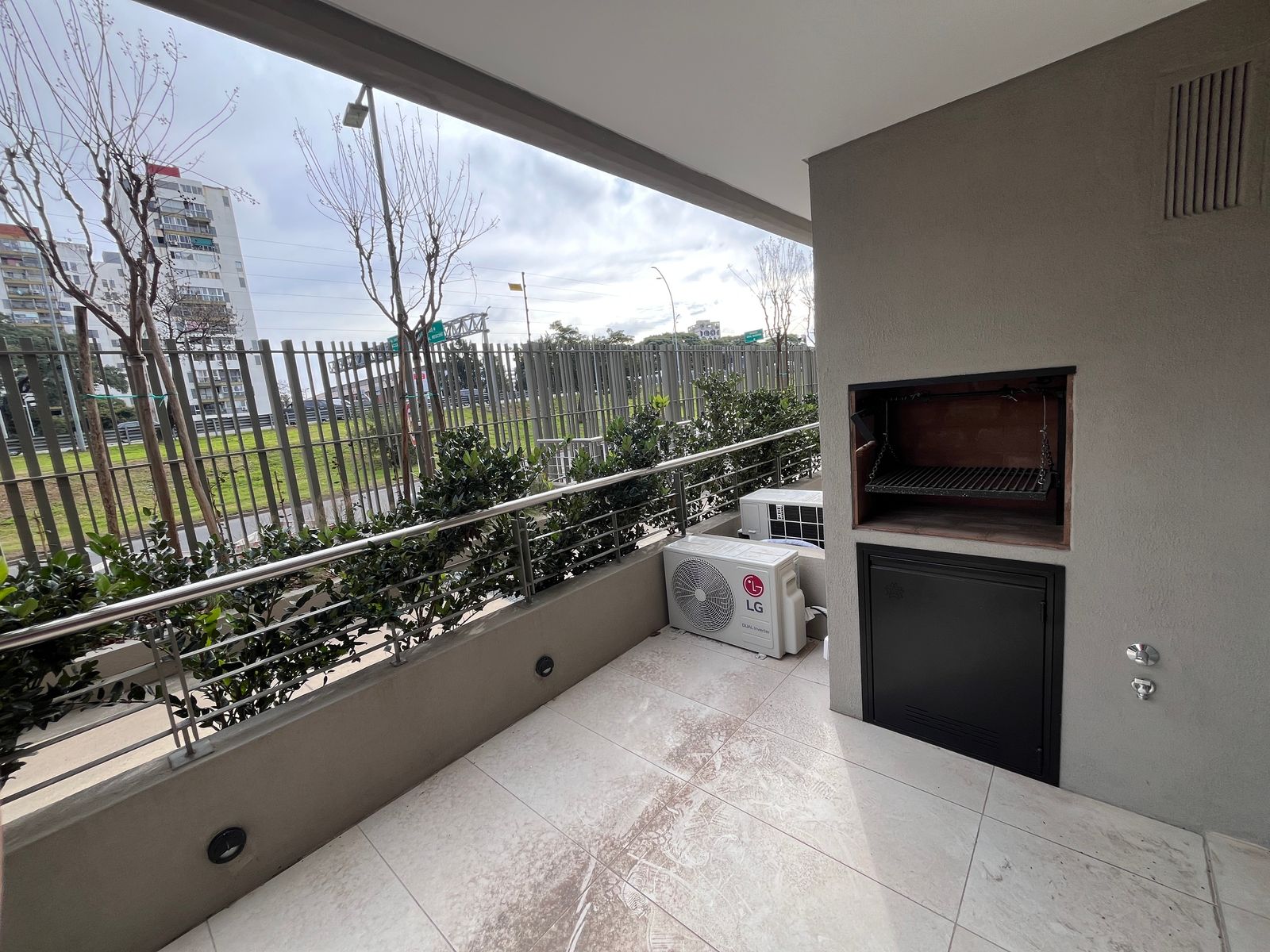 Mil Aires Monoambiente a estrenar con patio y parrilla - 8