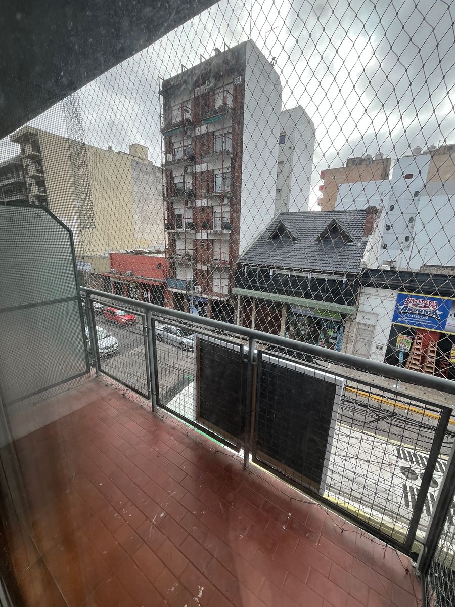 Departamento 2 Ambientes. Orientacion a calle San Lorenzo. A 3 cuadras plaza. — foto 9