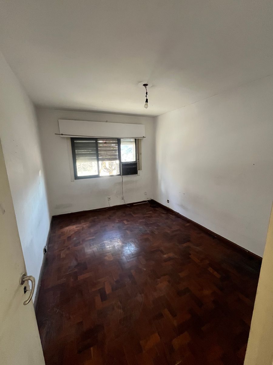 Casa 4 ambientes con patio y cochera — foto 9