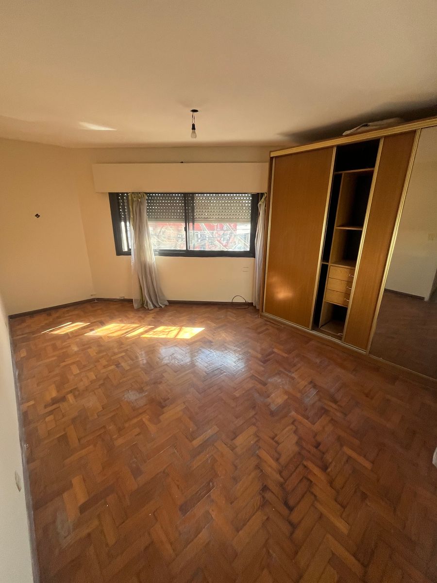 Casa 4 ambientes con patio y cochera — foto 11