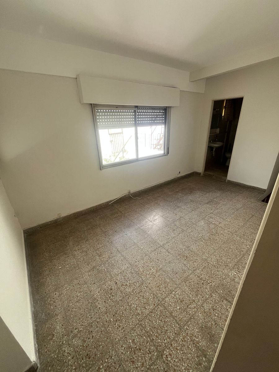 Casa 4 ambientes con patio y cochera — foto 12