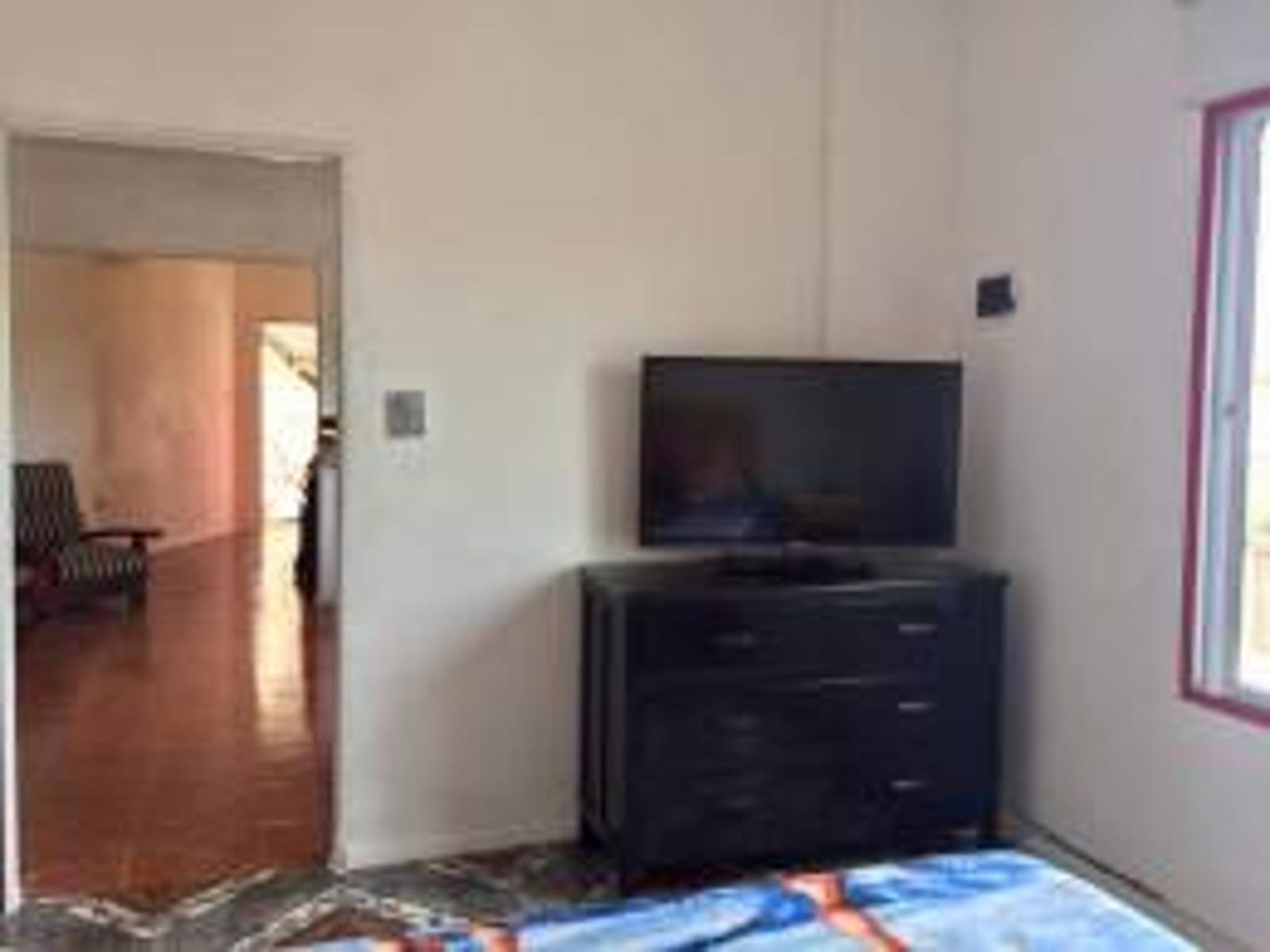 EXCELENTE TERRENO CON CONSTRUCCIÓN - 10