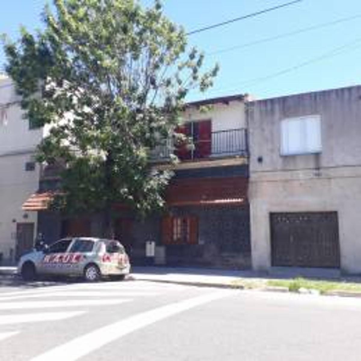 EXCELENTE TERRENO CON CONSTRUCCIÓN - 11