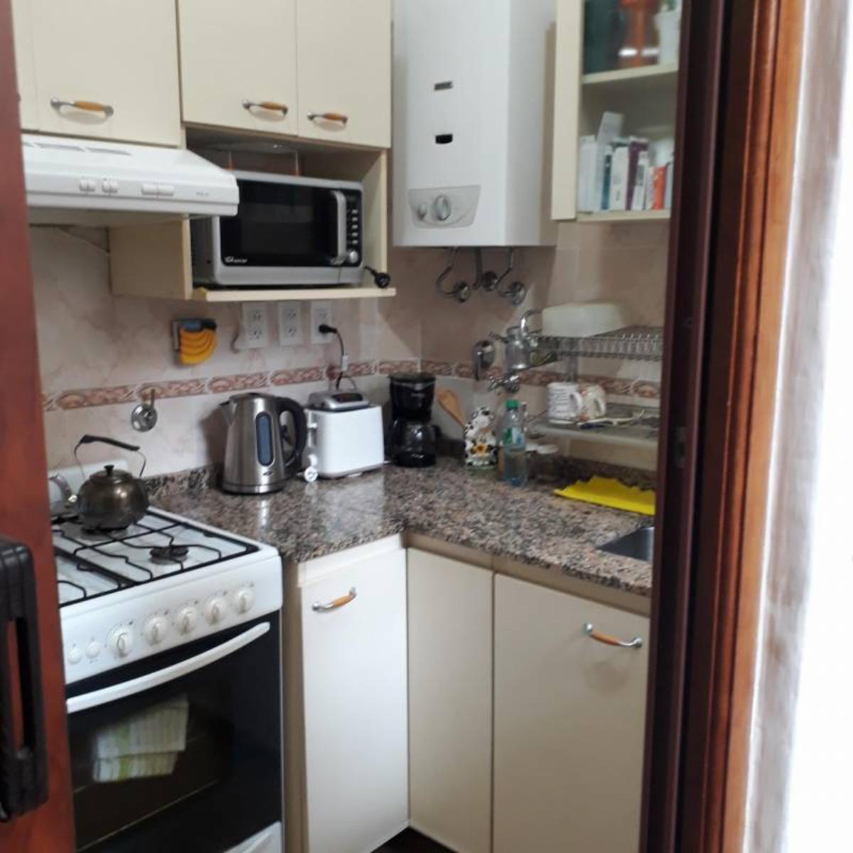 PH DE 3 AMB. Y MEDIO CON PATIO ( SUPER LUMINOSO Y A NUEVO) — foto 2