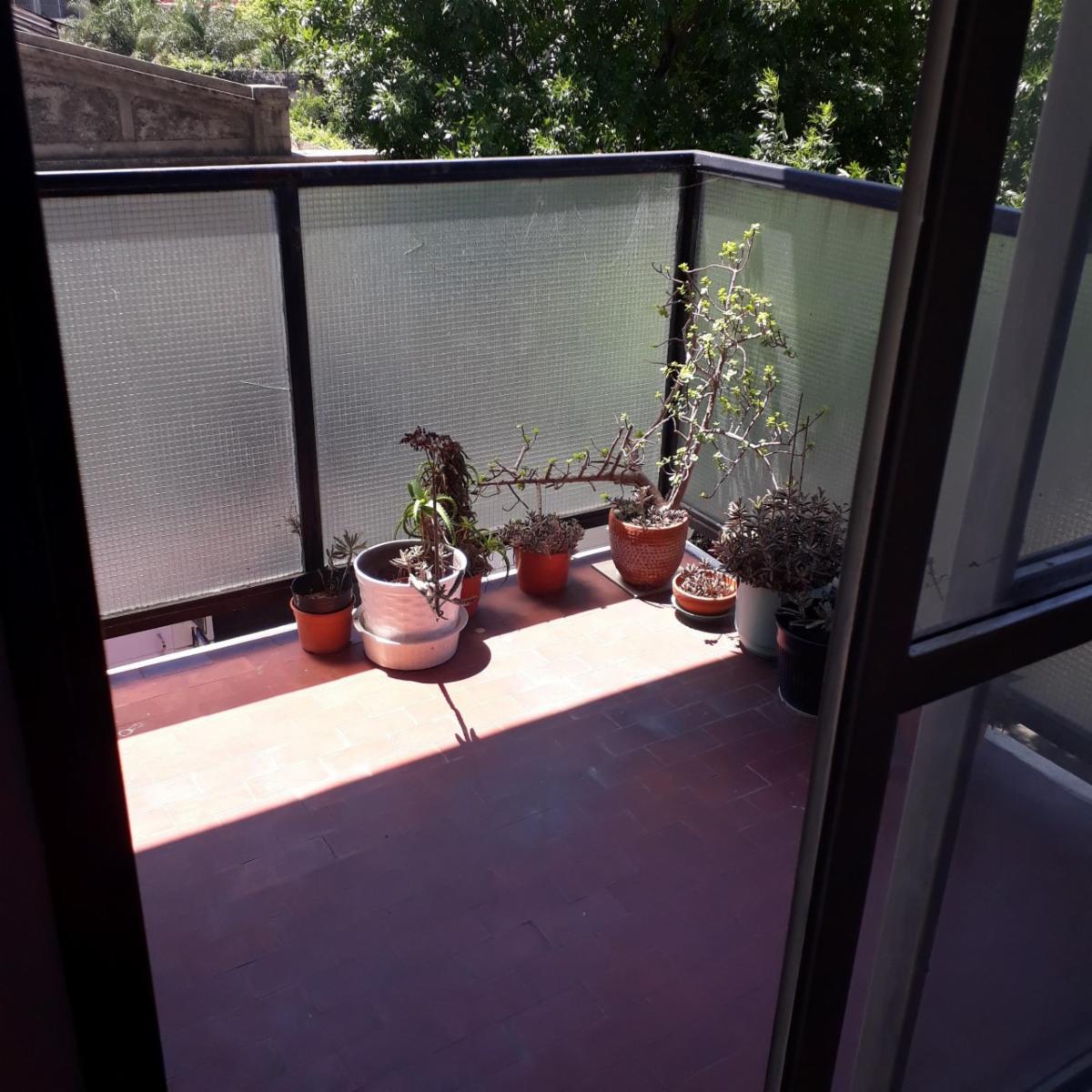DEPARTAMENTO 3 AMBIENTES CON BALCONES AL FRENTE - 3