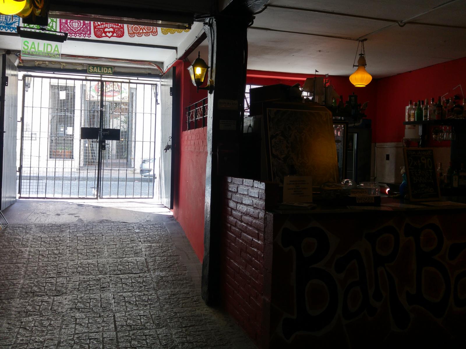 EXELENTE LOCAL COMERCIAL EN CASCO HISTORICO - 3