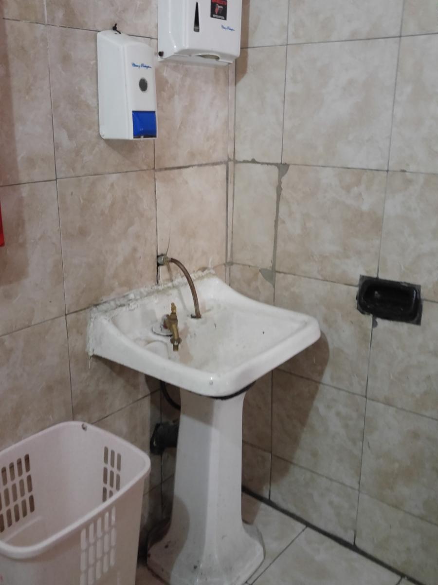 EXELENTE LOCAL COMERCIAL EN CASCO HISTORICO - 10