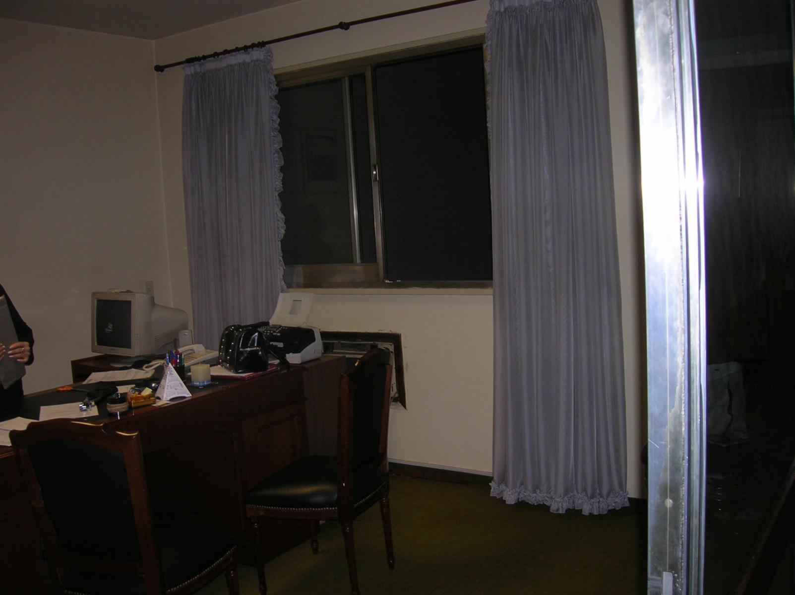 MUY BUENAS OFICINAS EN SEMIPISO DE 130 M2 SOBE AV. 9 DE JULIO - 6