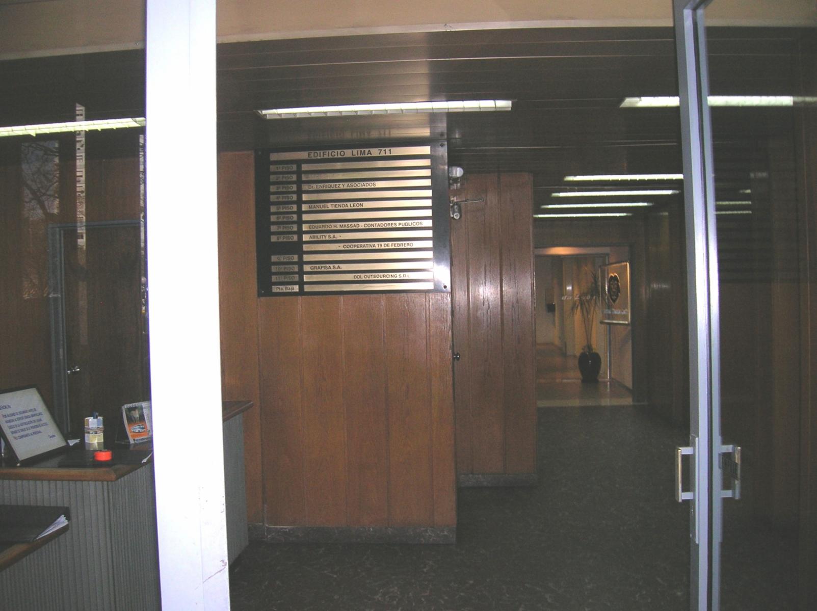 MUY BUENAS OFICINAS EN SEMIPISO DE 130 M2 SOBE AV. 9 DE JULIO - 11