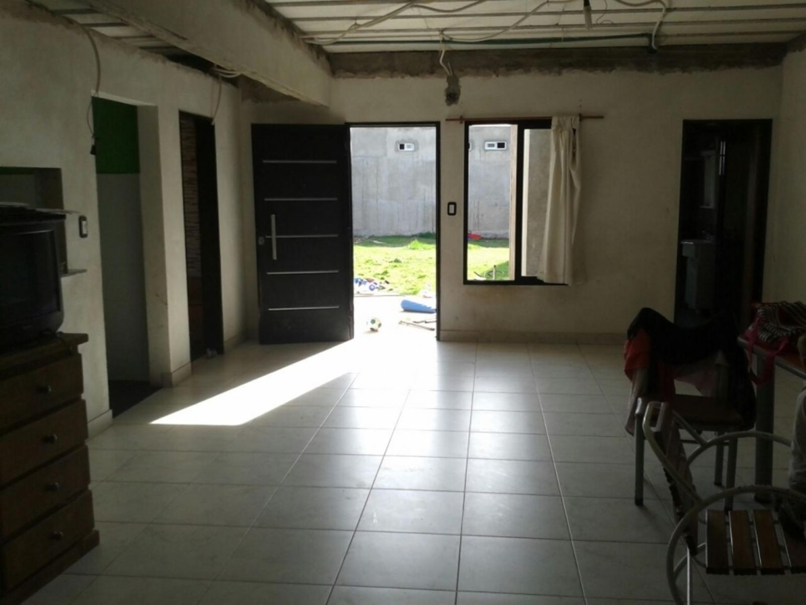 Casa Banfield este, BARILARI 2132 — foto 3
